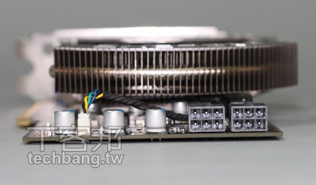 MSI N460GTX CYCLONE 768D5 需要2個6pin電源