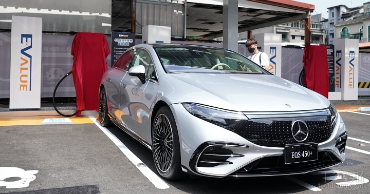 《停車法》三讀通過,以後一般汽車佔用電動車充電車位算違法將挨罰