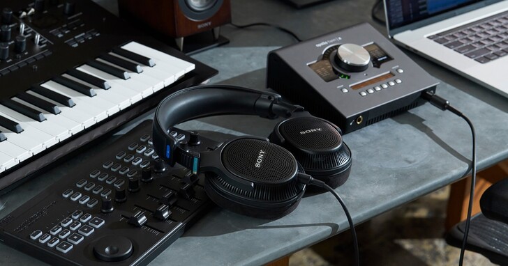Sony MDR-MV1 開放式監聽耳機開賣！同步為聲音創作者推出專業級 C-80 電容式麥克風
