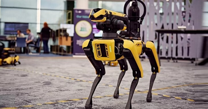 工程師將波士頓動力機器狗掛上了 ChatGPT ，現在這隻狗能聽懂人話還會跟你聊天