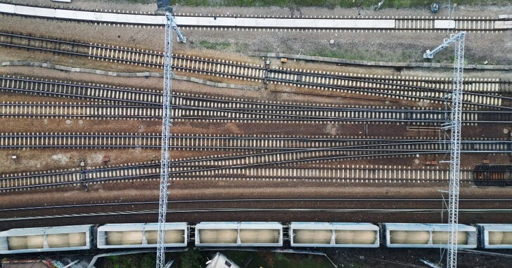 俄羅斯駭客利用簡單的無線電攻擊，讓波蘭鐵路系統上20多輛列車停止運行