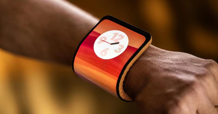 Motorola發表「智變柔性螢幕」，整支手機能夠掛在你的手腕上！