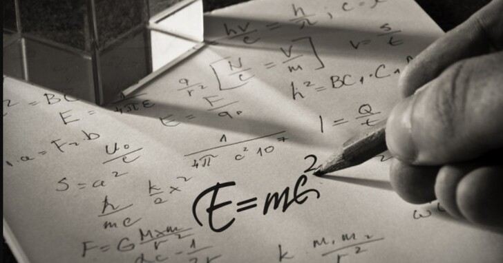 科學家利用雷射模擬產生物質，讓愛因斯坦的方程式E=mc²變得看得見摸得著