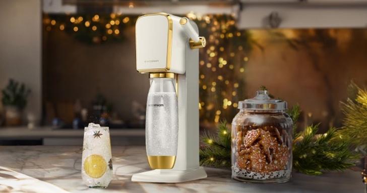 SodaStream ART Gold 氣泡水機奢華白金新色登場!預購優惠價 4,990 元起,買再抽 Dyson 造型器