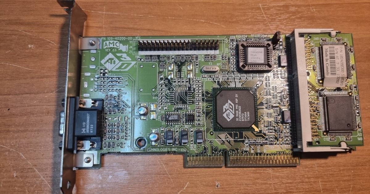 GPU 顯卡記憶體不夠,為什麼不能擴充升級?這問題其實 25 年前就解決過了