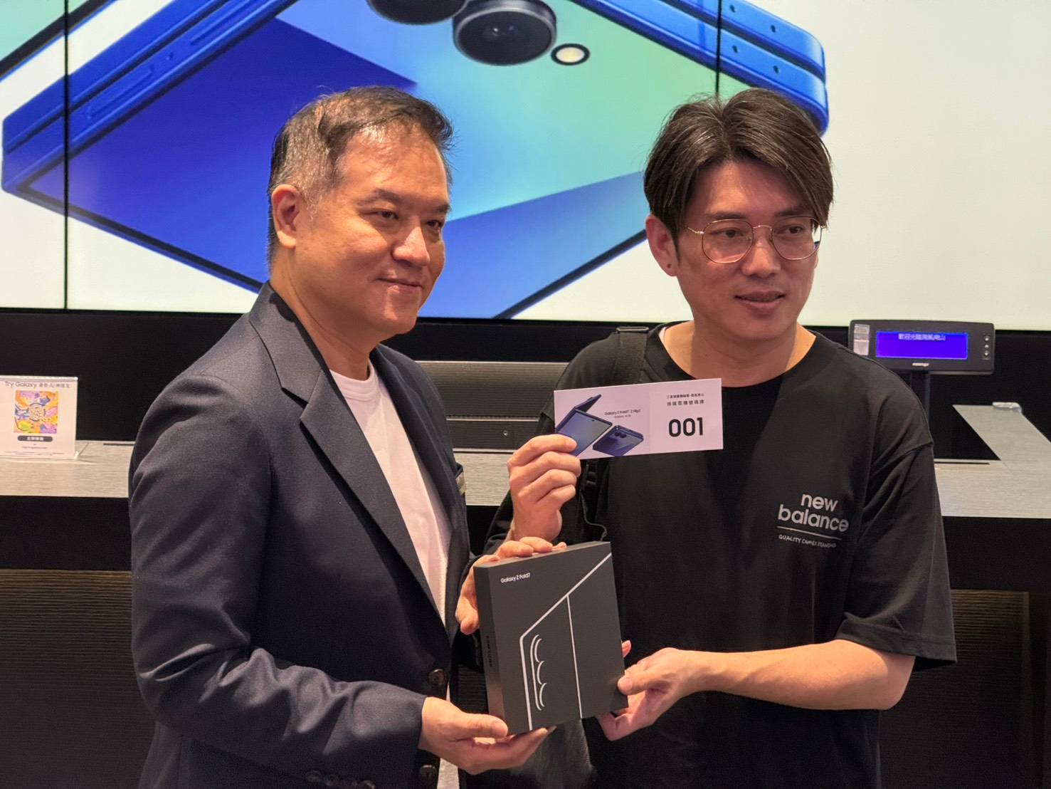三星摺疊機預購開紅盤!下一台旗艦可望引入 eSIM、三摺機引進視市場熱度而定