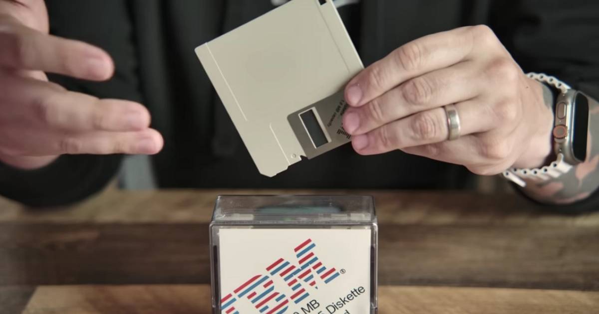 回到 90 年代,Youtuber「純手工」從零開始打造 1.44MB 軟碟還真的能讀能寫!