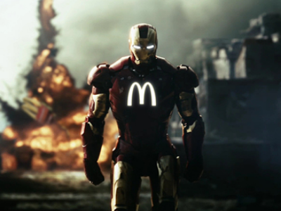 當Nike贊助黑暗騎士，麥當勞贊助鋼鐵人，這些超級英雄會以什麼面貌來戰鬥？