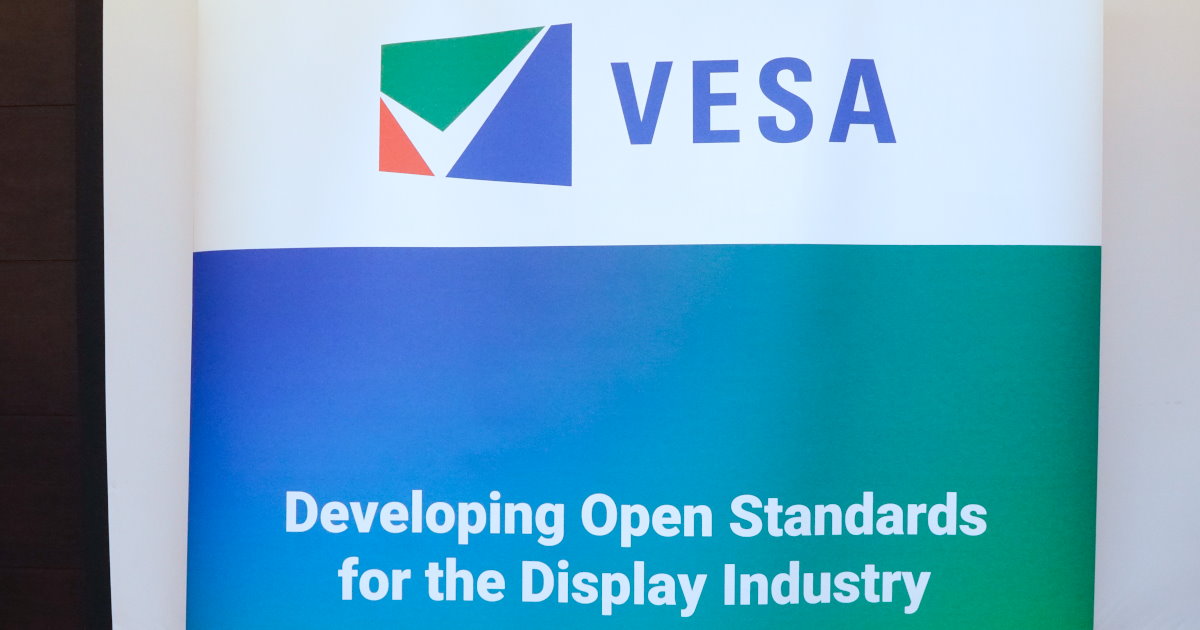 VESA發表DisplayPort汽車延伸標準之相容性測試規格,展示3米長度之DisplayPort主動式DP80LL纜線