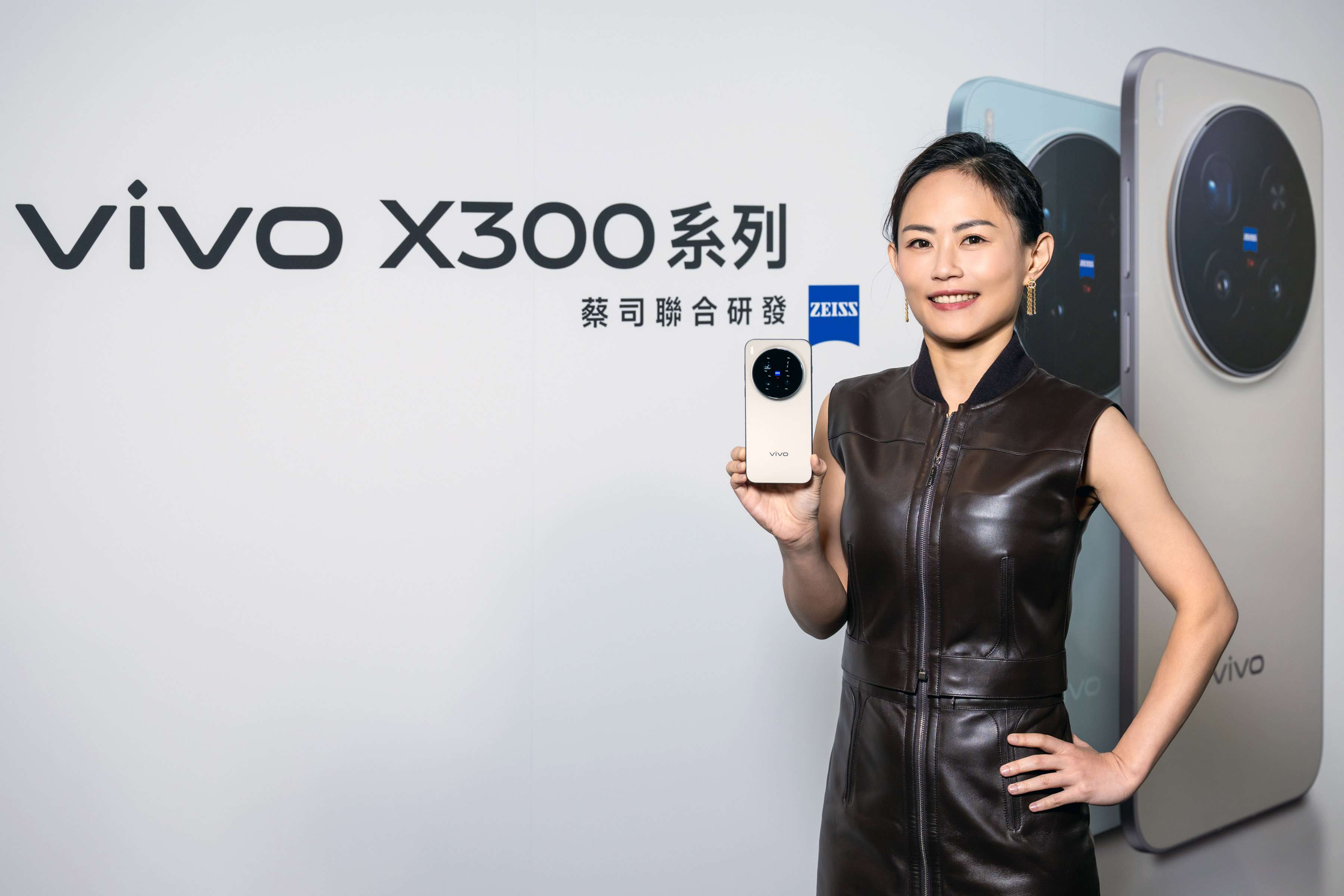 vivo X300 Pro 上市：總經理回應網友需求，X Fold 5 舊換新折抵提高至 $10,000
