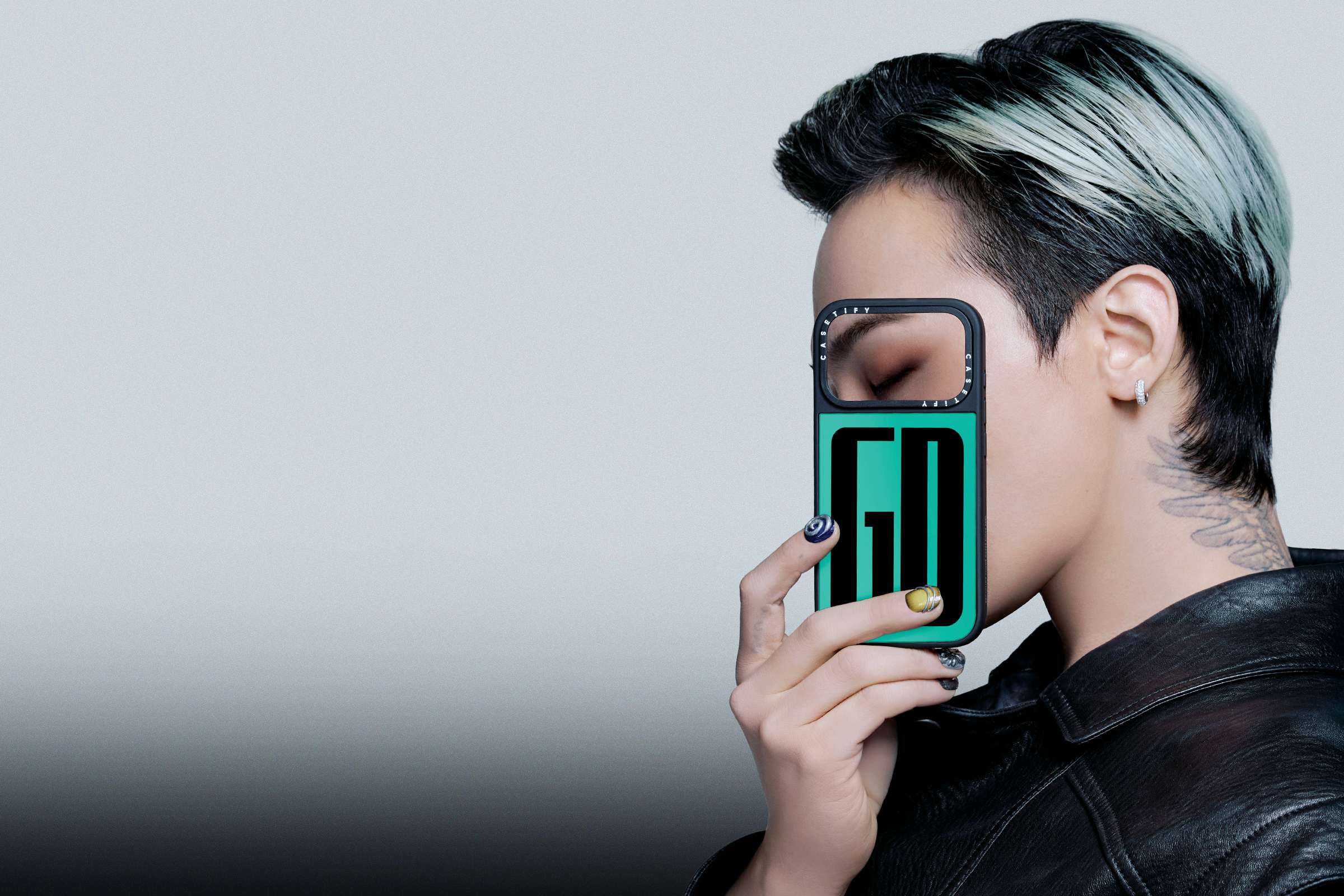 CASETiFY 攜手G-DRAGON 推出「CHROMATIC」系列，金屬、繽紛色手機殼潮到出水！