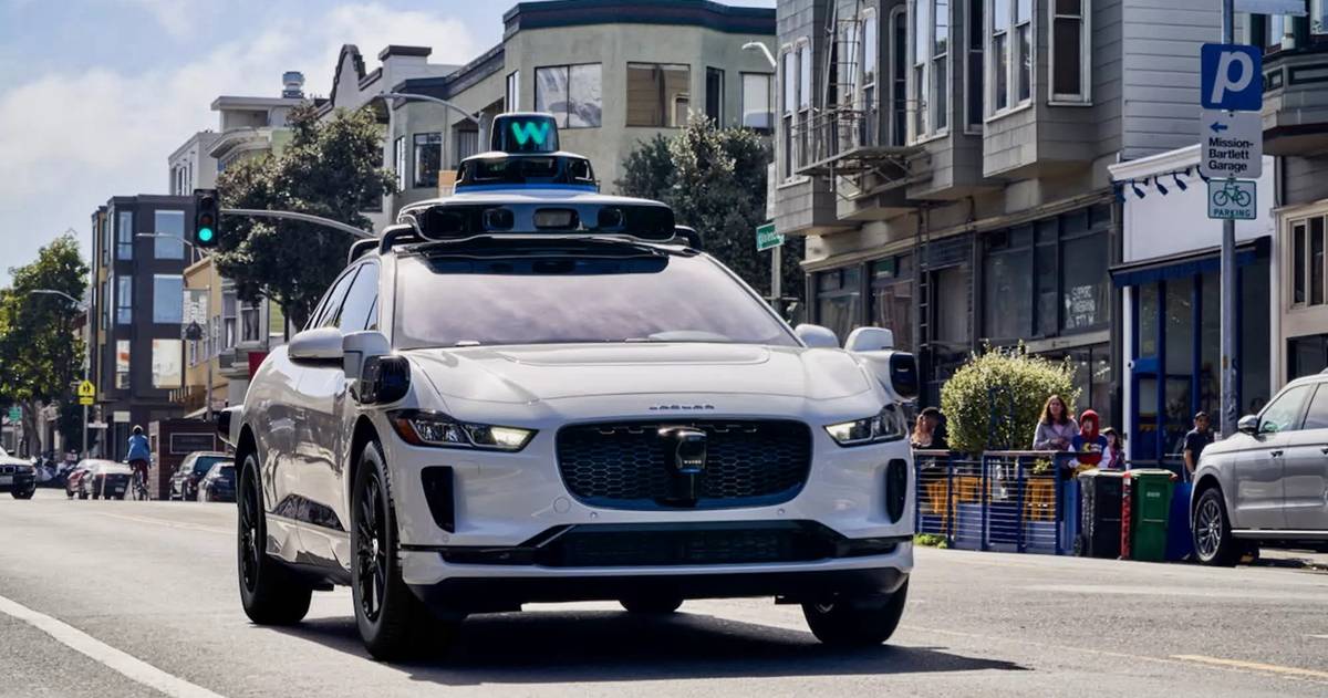 自駕車神話破功？Waymo 認了「遠端助攻」來自菲律賓真人司機，參議院聽證會變拷問大會