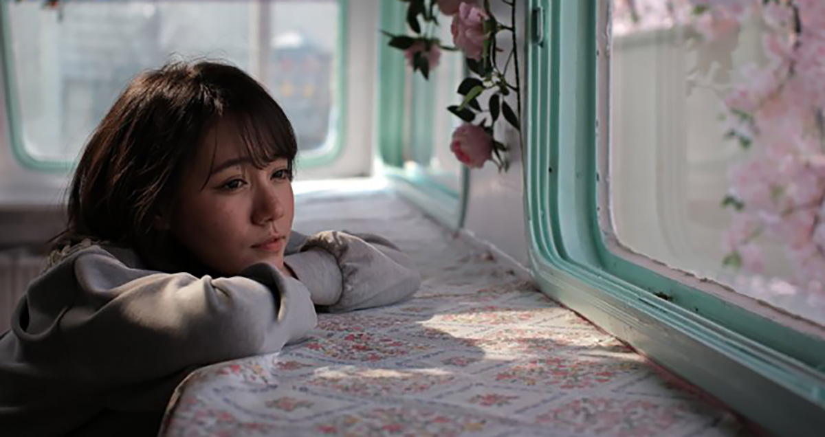 先前流出的 Insta360 間諜照中的新相機，疑似搭載 M43 片幅感光元件？