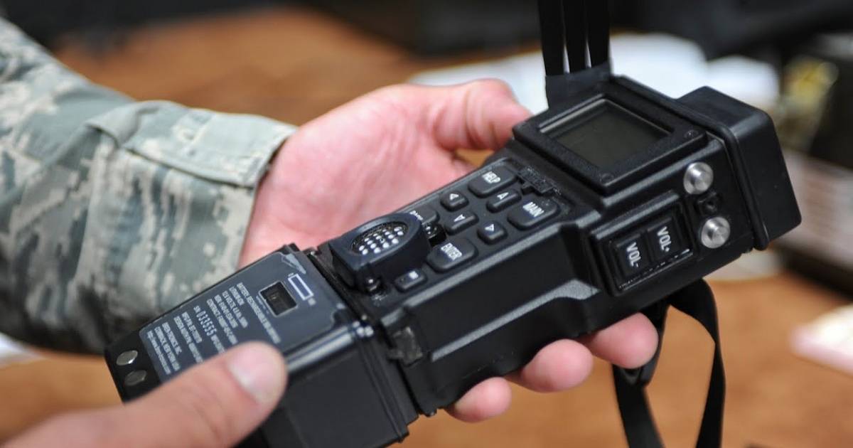 搶救大兵 50 小時！美軍 F-15E 飛官墜落伊朗，靠波音「救命神器」逃過一劫