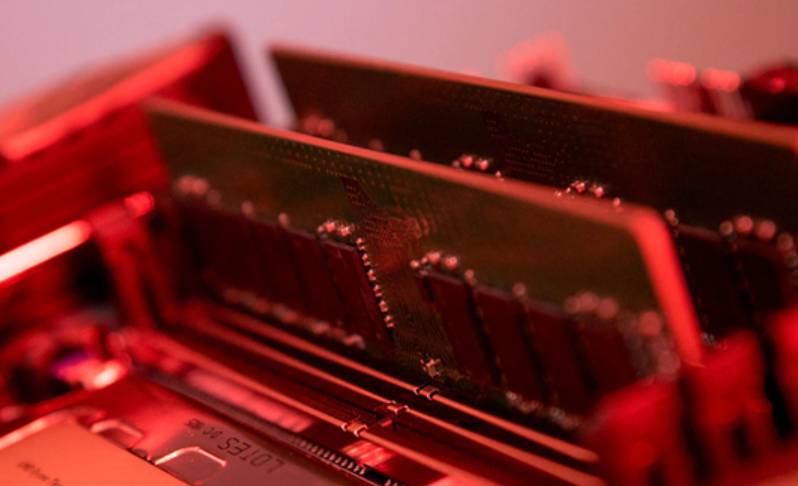 AI 記憶體恐短缺至 2028 年！Dell 執行長點出 625 倍需求暴增關鍵