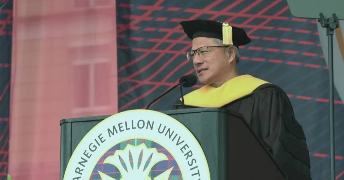 黃仁勳加州理工畢業演講：AI 時代是你們這代人一生一次的偉大機會，別跑慢了！