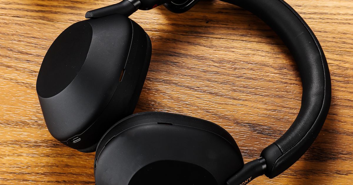 國外神人讓Sony WH-1000XM5 支援 Windows 頭部追蹤，延遲極低玩模擬飛行超有感