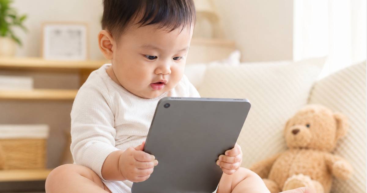 電子保姆傷大腦？最新研究證實：孩子在1歲與6歲階段，螢幕看太久會影響未來記憶力與學業
