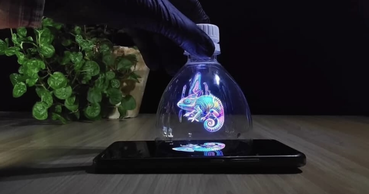 寶特瓶別丟！神人僅用5分鐘DIY「3D全像投影」 變色龍浮在半空千萬人看呆