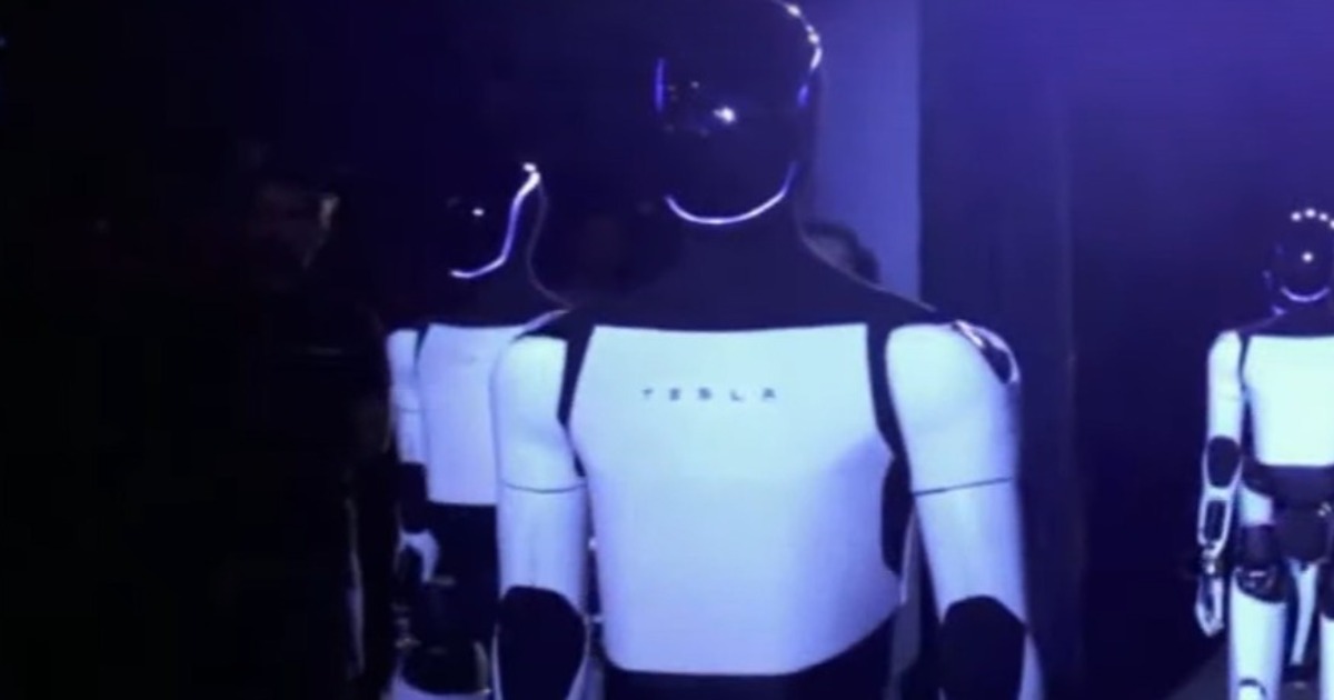 馬斯克表示特斯拉要蓋「萬人機器人學校」 還有自製晶片工廠明年投產