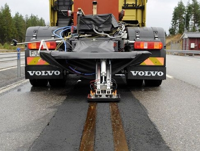 Volvo 的道路無線充電：只要時速大於60公里就能邊開邊充