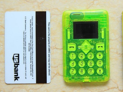 另類防水名片手機：Card Phone CM1-AQUA