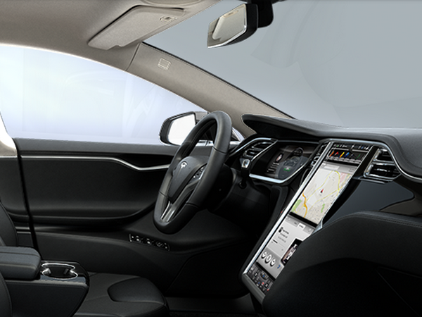 Tesla Model S 電動車上用 17 吋大螢幕跑 Chrome，未來也可能搭載 Android 系統