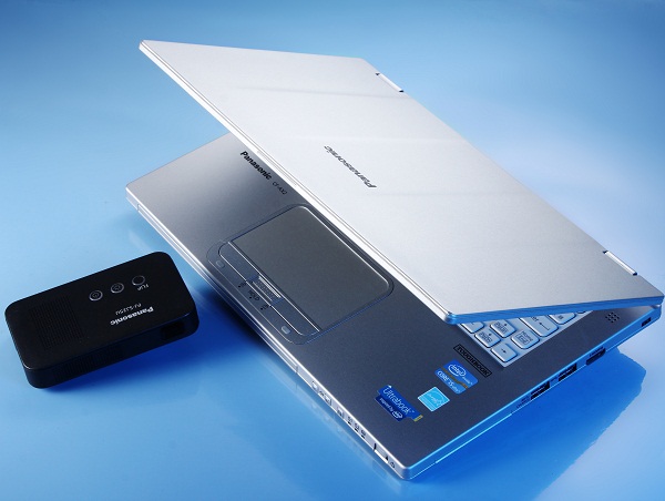 Panasonic TOUGHBOOK CF-AX2 評測；防摔、防壓，輕型商務筆電