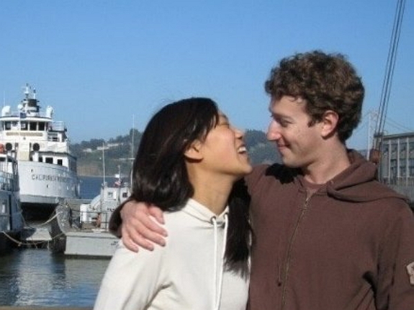 Mark Zuckerberg 的浪漫：與老婆相識11週年塗鴉牆Say Thanks