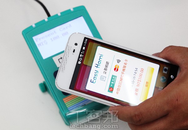 NFC手機信用卡來了，但國內環境準備好了嗎？台新、中信、國泰世華三大銀行訪談