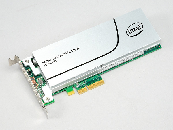 Intel SSD 750 地表最強個人用固態硬碟實測，PCIe 單卡速度直上 2.4GB/s
