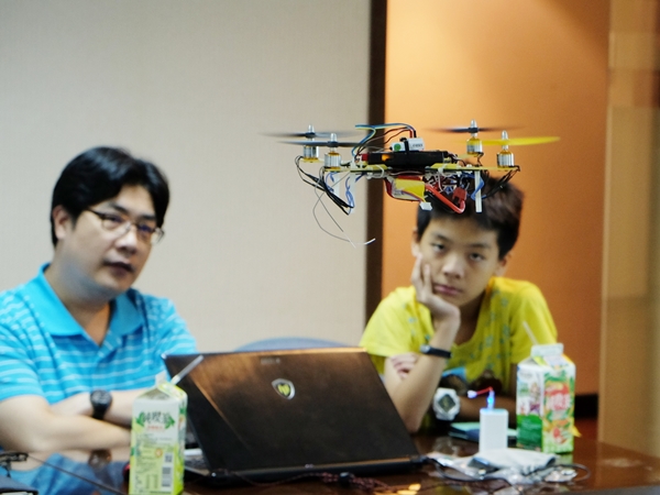 【Maker Club】四軸飛行器第二彈，無人機組裝、飛行再體驗