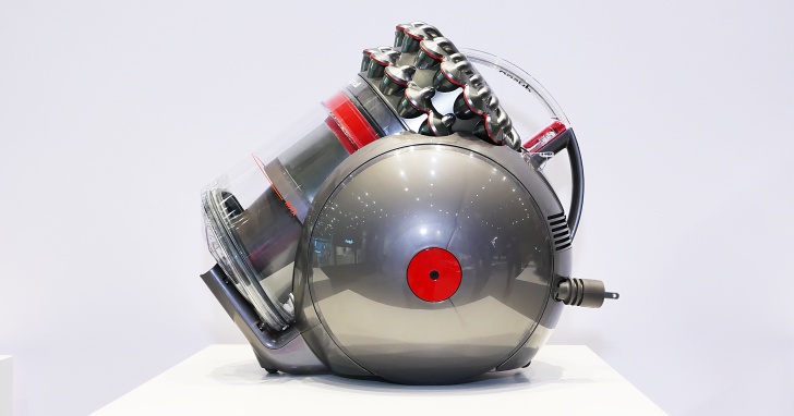 不會倒的吸塵器，Dyson 推出 Cinetic Big Ball 球型滾筒式吸塵器
