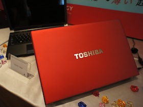 Toshiba Sandy Bridge 筆電三連發，散熱機構拆光光