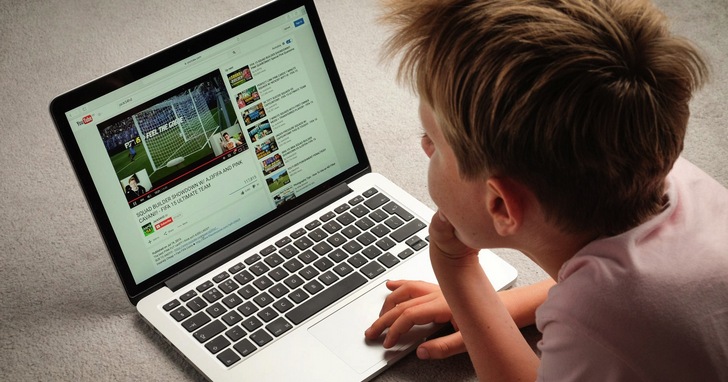 從YouTube 演算法講起，解釋為什麼你的小孩沉迷在看YouTube到無法自拔