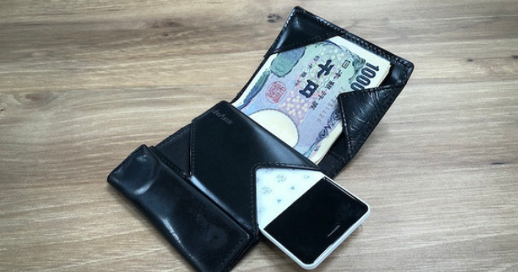 日本推出世界上最小的安卓手機，薄到可以直接放到皮夾裡