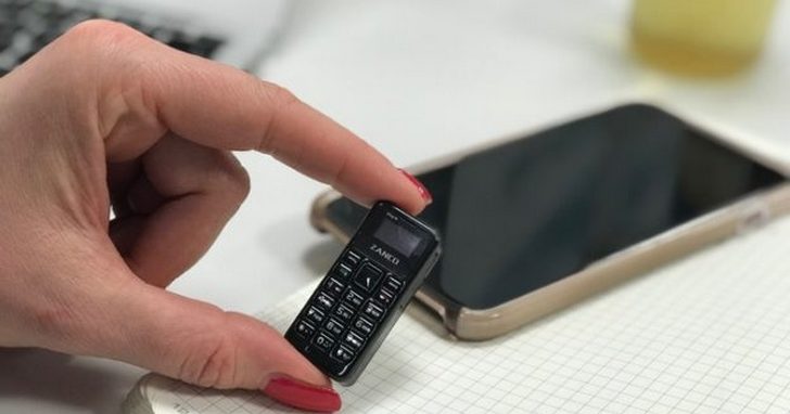 比拇指還小！這是世界上最小的手機，猜猜它能做什麼？