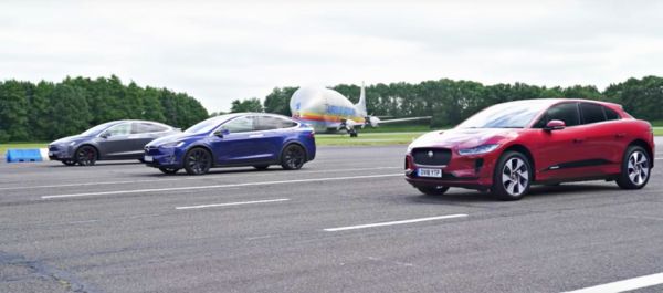 龍頭地位「不容挑釁」？Tesla Model X P100D vs Jaguar I-Pace「直線加速」影片曝光！
