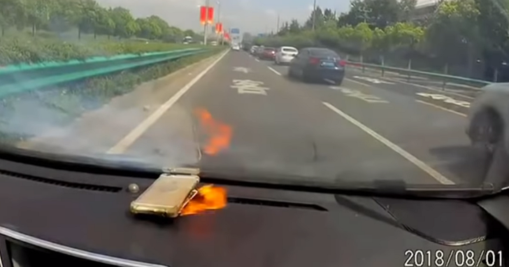 開車時iPhone放儀表板上，行車紀錄器直擊 iPhone爆炸兩次超驚悚