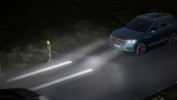 誰說車頭一定要雷射大燈！Volkswagen IQ.Light 矩陣式 LED 技術「照」出不同風景