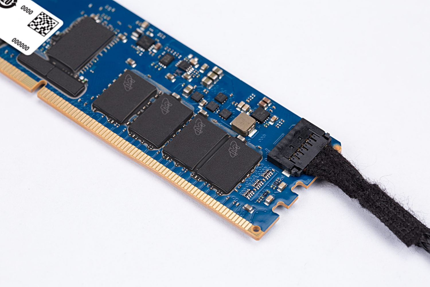 拓展伺服器記憶體產品組合 Crucial 首推 32GB NVDIMM 系列