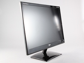 LG D2342P 偏光式3D顯示器，電腦、PS3 都能玩