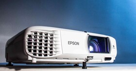 Epson EH-TW750 超高亮度住商兩用投影機實測：開燈看畫面依舊明亮，打造家庭電影院就靠它