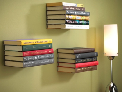 漂浮在牆上的書！其實它是書架，這個設計是怎麼做到的
