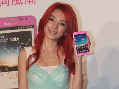 Samsung Galaxy Note「粉桃」喜，跟 Hebe 一起變身時尚女王