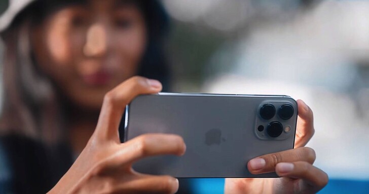 焦段長了，光圈卻變小？iPhone 13 Pro Max 上的長焦鏡頭真的縮水了嗎？