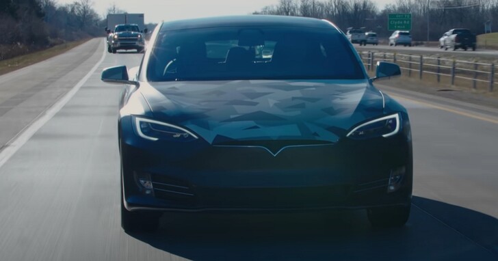 電池商為特斯拉Model S打造副廠電池，續航力暴增至1210公里