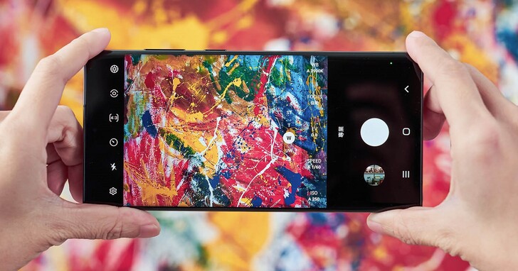 Samsung Galaxy S22 Ultra 手機界的單眼再升級！AI 加持打造全新夜視界