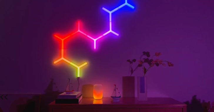 輕鬆打造電競流光,Moonside Neon Hex模組化情境燈還可用App搖控