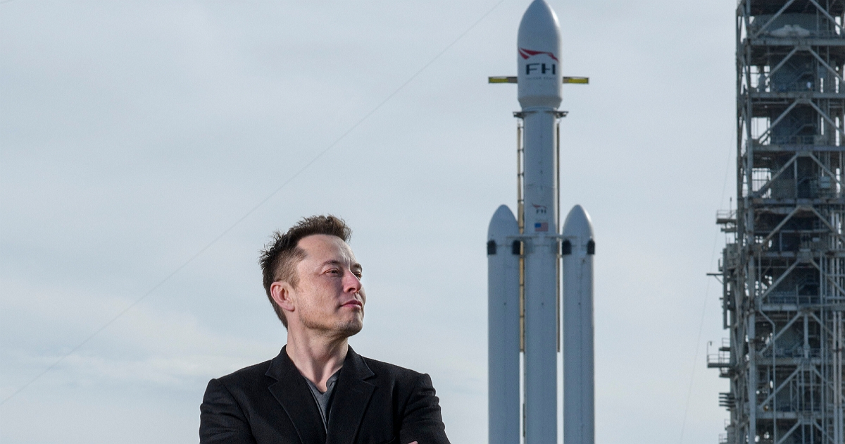 NASA前副局長:當年俄羅斯火箭工程師朝馬斯克吐口水,惹怒馬斯克決定要發射1000艘太空飛船